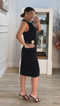 Vestido Midi Decote V Transpassado Eleonora Detalhe Aspiral Dourado