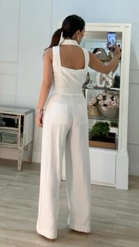 Macacão Pantalona Frente Única Simone Cinto Redondo Detalhado