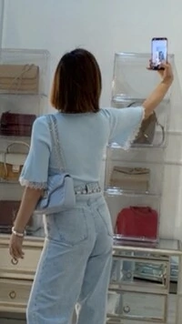 Blusa Canelada Decote V Hillary Mangas 3/4 Detalhe De Renda