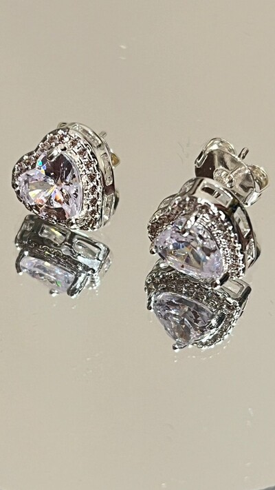 Foto Brinco Pequeno Coração Cravejado Com Strass