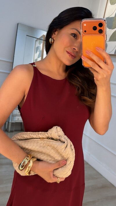 FotoVestido Detalhe Dourado Na Alça Elise Recorte Assimétrico