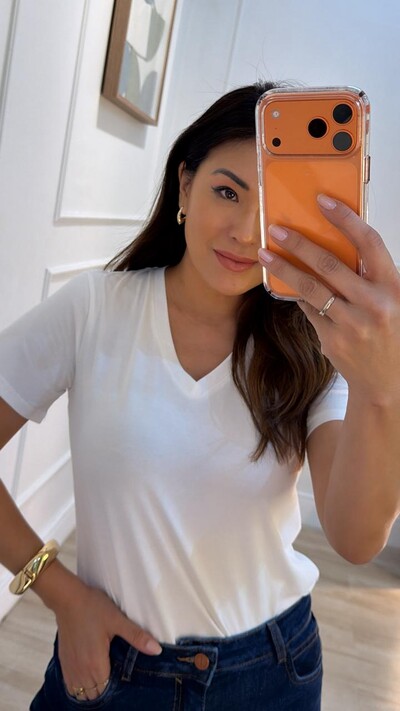 FotoBlusa Malha Decote V Eliza Mangas Curtas