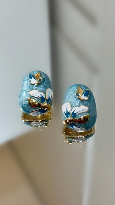 Foto Brinco Oval Dourado Com Detalhe Texturizado De Flor