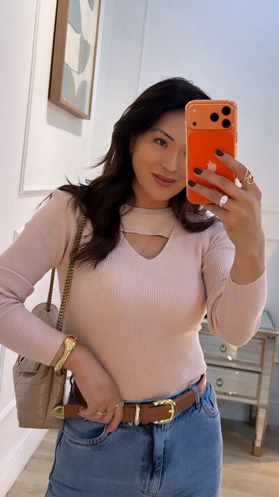 Foto Blusa Tricot Canelado Joyce Recorte Vazado Em V No Busto