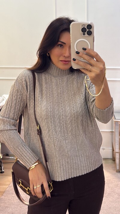 FotoBlusa Cacharrel Tricot Maddie Detalhes Trançados E Ondulações