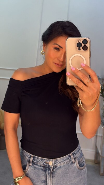 FotoBlusa Malha Layla Ombro Vazado Detalhe Pregas
