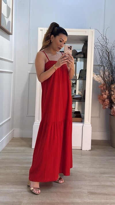 FotoVestido Midi Amplo Malha Sabrina Decote Reto Com Detalhe Em Vivo