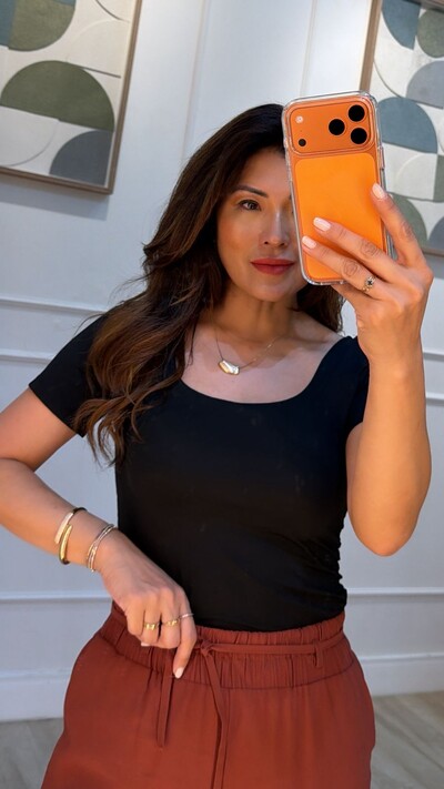 FotoBlusa Suplex Decote Em U Brooke Mangas Curtas