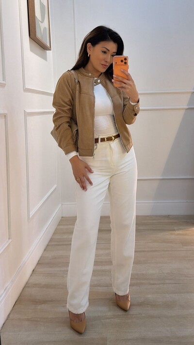 Foto Jaqueta Casaco Suede Milena Martingale No Posterior Do Barrado