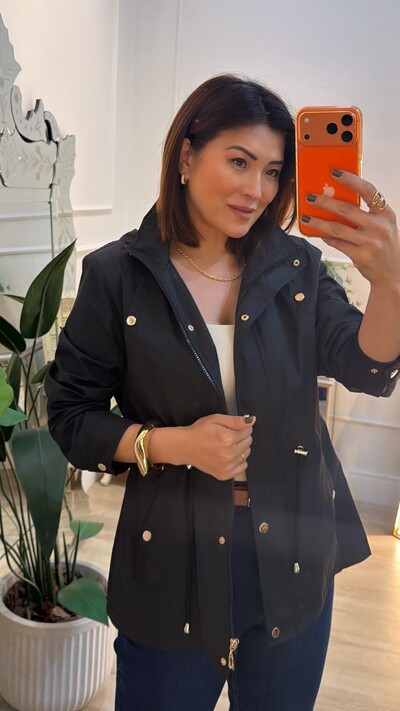 Foto Parka Casaco Capuz Removivel Kamila Detalhe De Bolsos No Busto