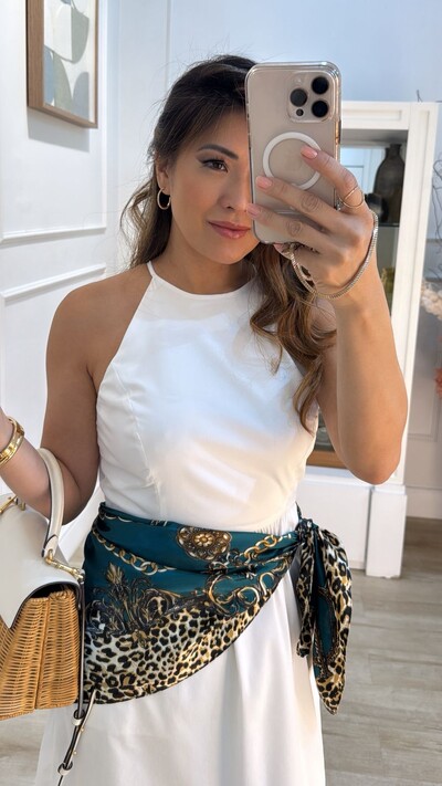 Foto Lenço Acetinado Estampado Detalhe Em Animal Print