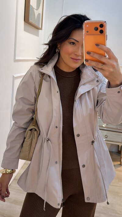 FotoParka Casaco Amora Ombros E Bolsos Com Detalhe Texturizado