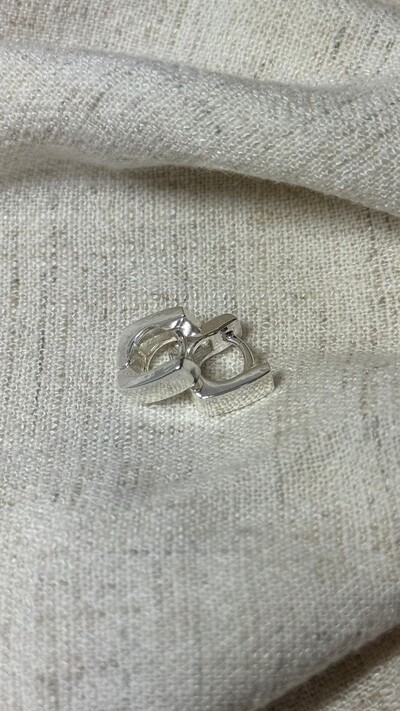 Foto Brinco Argola Quadrada Pequena