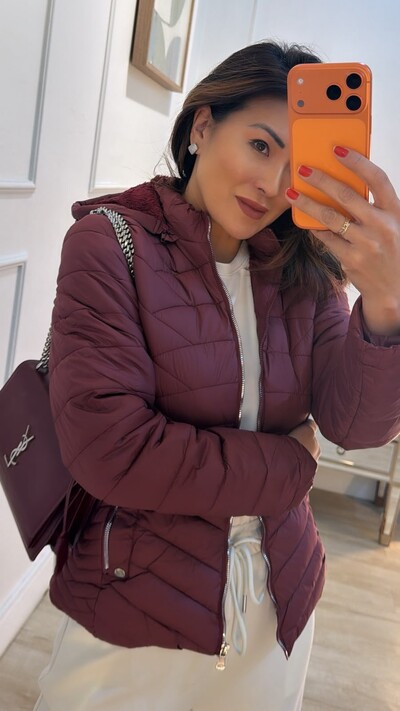 Foto Casaco Nylon Capuz Removível Yasmin Forro De Pelinho