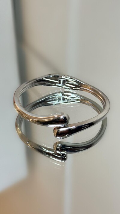 Foto Bracelete Fino Transpassado Pontas Detalhe Gota