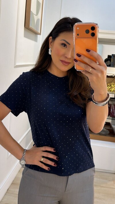 FotoBlusa Malha Shine Com Strass Hotfix