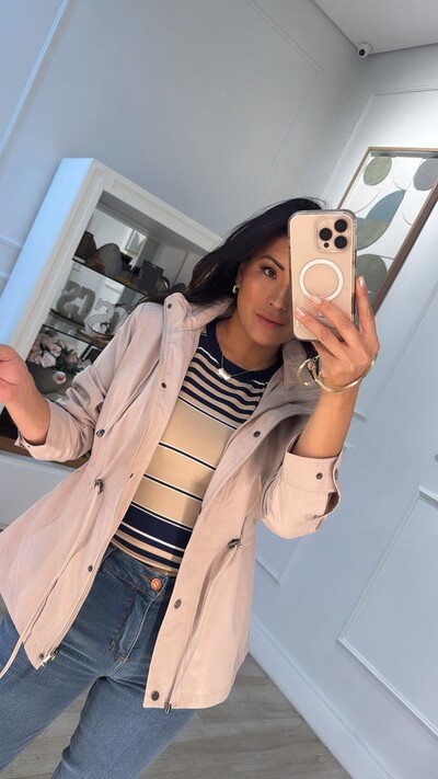 FotoParka Com Capuz Removível Noelle Ombros E Bolsos Pespontados