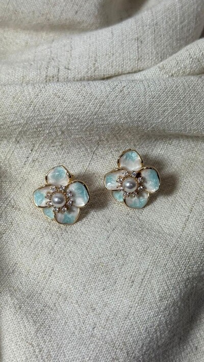 Foto Brinco Flor Pequena Bicolor Miolo De Pérola