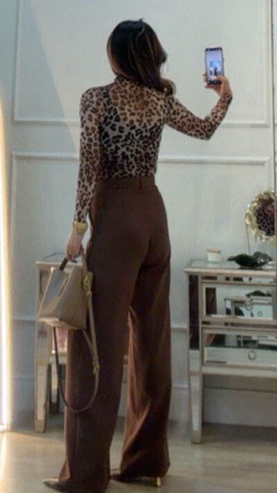 FotoCalça Pantalona Alfaiataria Cecilia Cinto Fivela Larga Dourada