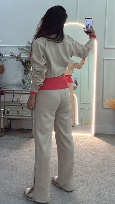 FotoCalça Pantalona Fanny Botões Forrados Na Barra