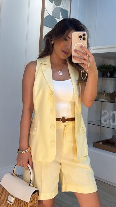 FotoColete Alongado Alfaiataria Maria Botões Forrados E Lapelas