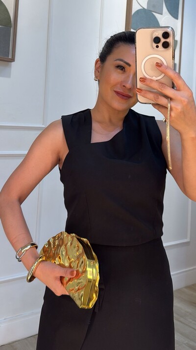 FotoCropped Alfaiataria Decote Assimétrico Clara Pregas Nos Ombros