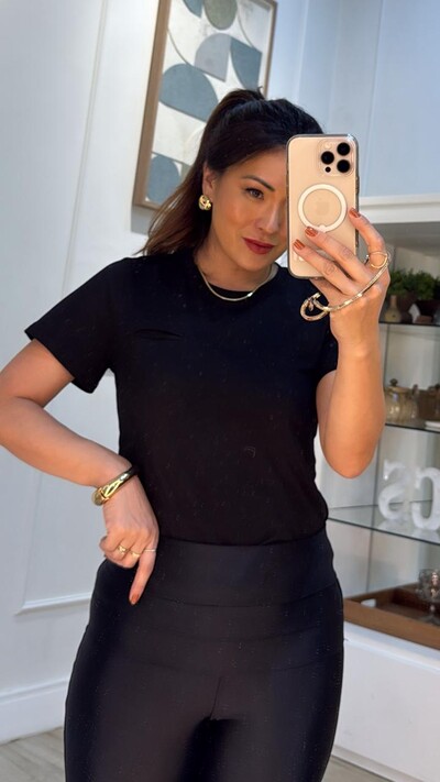 FotoBlusa Básica Tania Bolso Fake Único