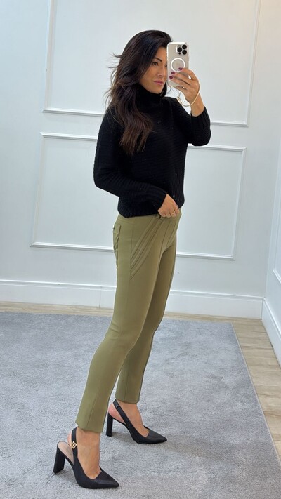 FotoCalça Skinny Pala Larga Passantes Duplos Juju Relevo Triplo Frontal