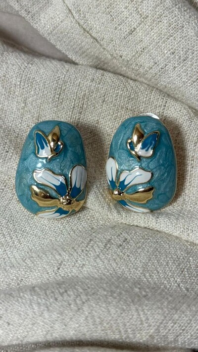 FotoBrinco Oval Dourado Com Detalhe Texturizado De Flor