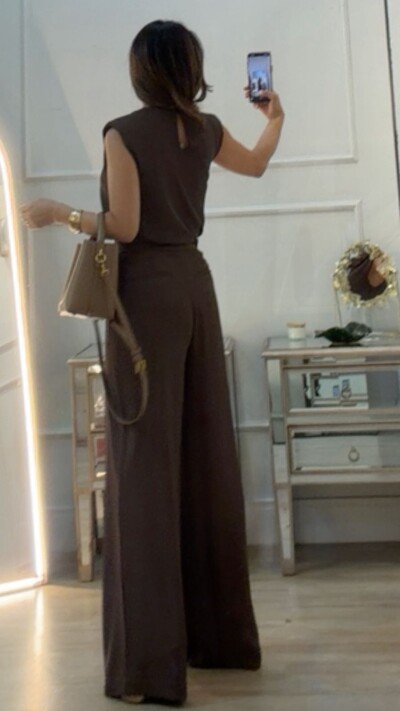 FotoCalça Pantalona Alfaiataria Eleonor Cinto Com Detalhe De Pedra Quartzo