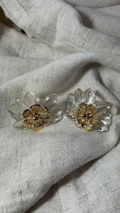 Foto Brinco Flor Dupla Resinada Com Detalhe Dourado