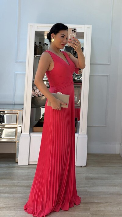 FotoVestido Longo Decote V Detalhe De Laço Maithe Saia Plissada