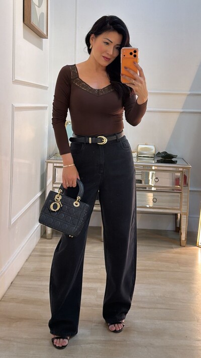 Foto Blusa Malha Aurora Decote V Com Detalhe De Renda