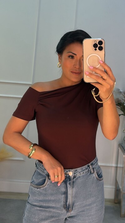 FotoBlusa Malha Layla Ombro Vazado Detalhe Pregas
