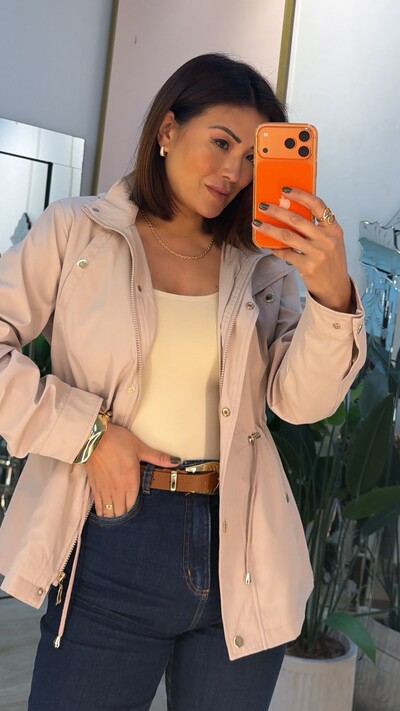 Foto Parka Casaco Capuz Removivel Kamila Detalhe De Bolsos No Busto