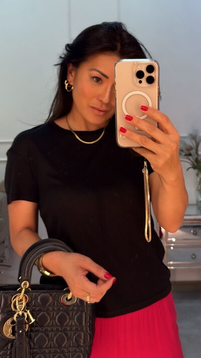 FotoBlusa Básica Nana Gola Careca E Mangas Curtas
