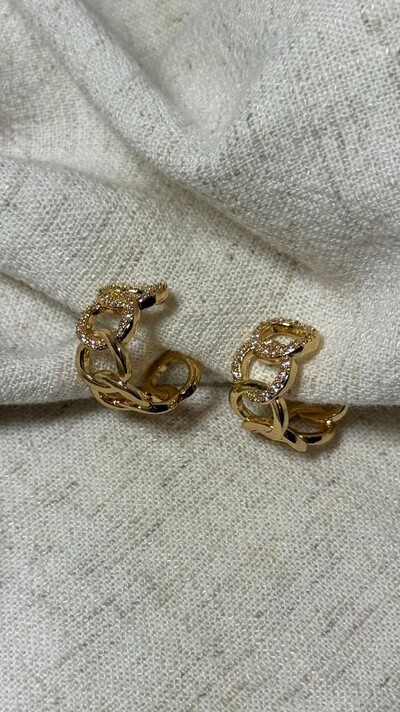 FotoBrinco Argola Pequena Elos Com Strass