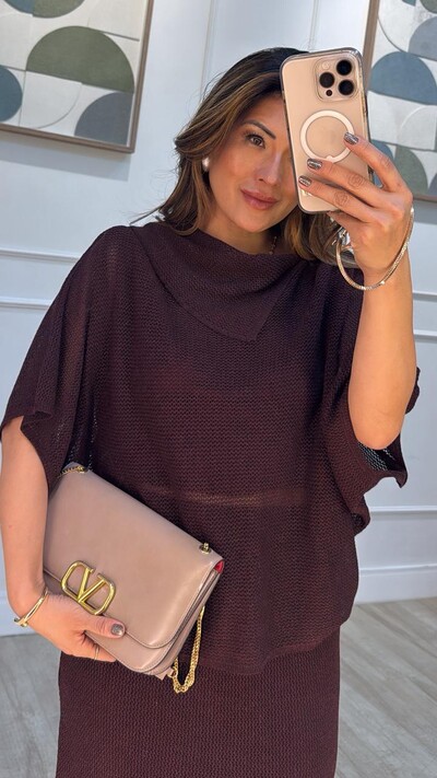 FotoConjunto Tricot Fio De Lurex Lavínia Poncho & Saia Midi