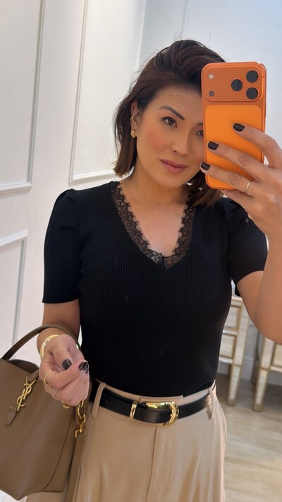 Foto Blusa Canelada Decote V Karina Mangas Princesa