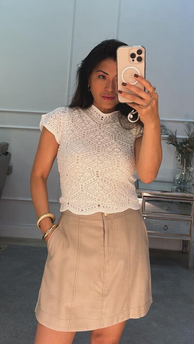 FotoBlusa Tricot Com Entremeios Gola Alta Sandy Punhos E Barrado Ondulados