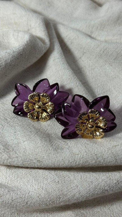 Foto Brinco Flor Dupla Resinada Com Detalhe Dourado