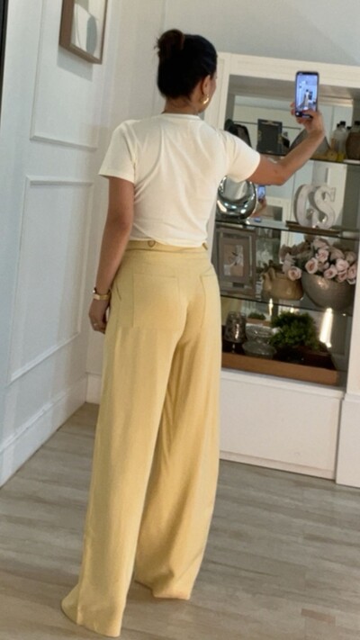 FotoCalça Pantalona Pregas Frontais Cintia Martingalê Na Pala