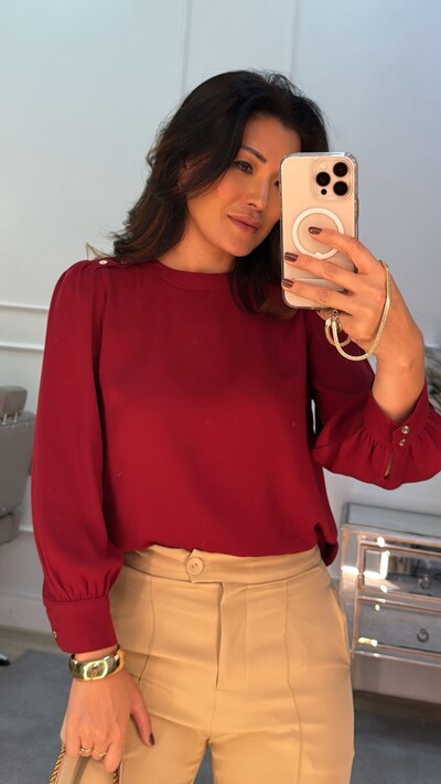 FotoBlusa Crepe Mangas Longas Bufantes Graciane Detalhe Botões Dourados Vazados