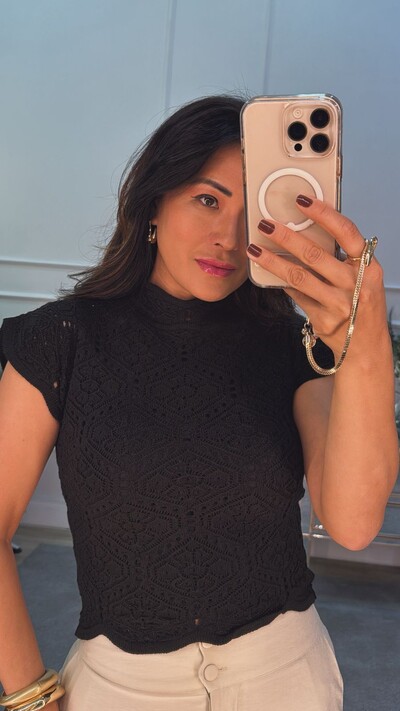 FotoBlusa Tricot Com Entremeios Gola Alta Sandy Punhos E Barrado Ondulados