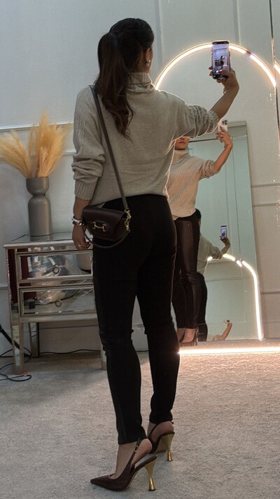FotoCalça Skinny Yasmin Com Detalhe Lateral De Couro Eco