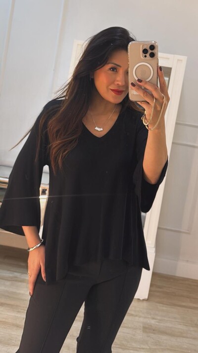 FotoBlusa Ampla Decote V Thayna Mangas 7/8 Evasê