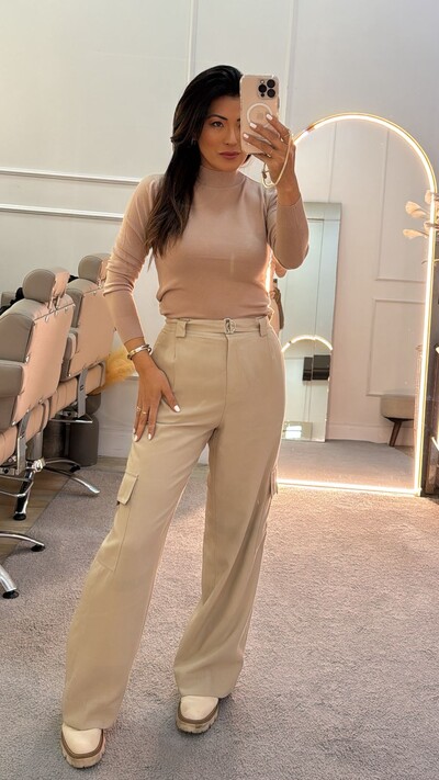 Foto Blusa Tricot Liso Thaina Gola Alta Canelada