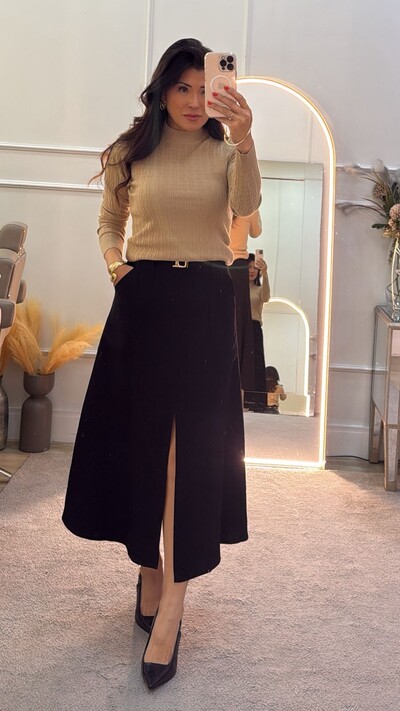 Foto Blusa Tricot Nervuras Verticais Roberta Gola Alta Canelada