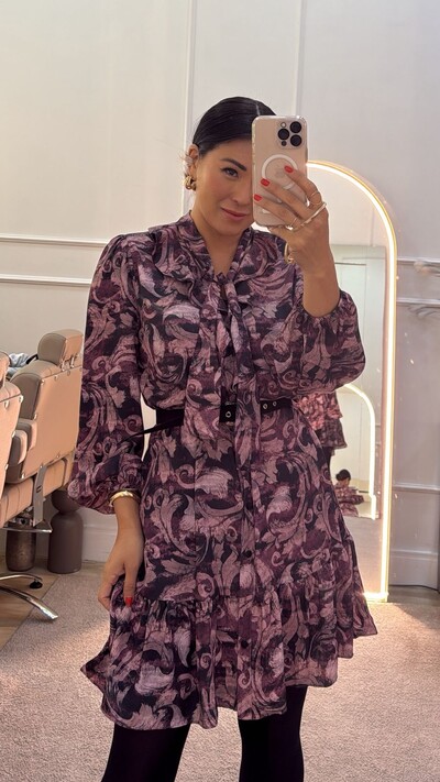 FotoVestido Curto Alissa Estampado Detalhe Laço Na Gola