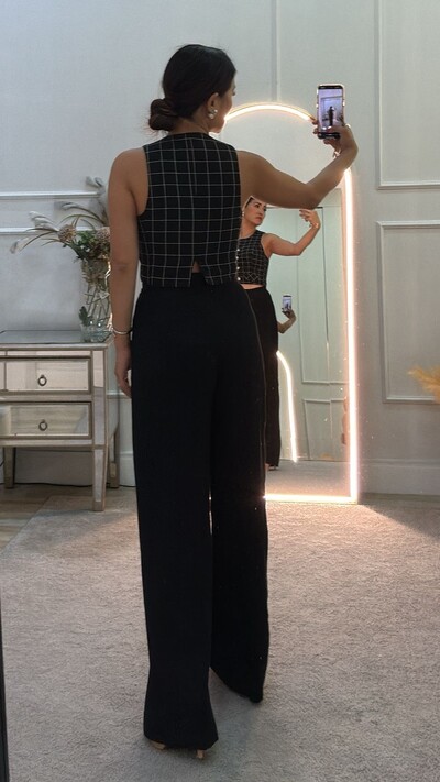 FotoCalça Pantalona Carmen Com Botão Prata Texturizado